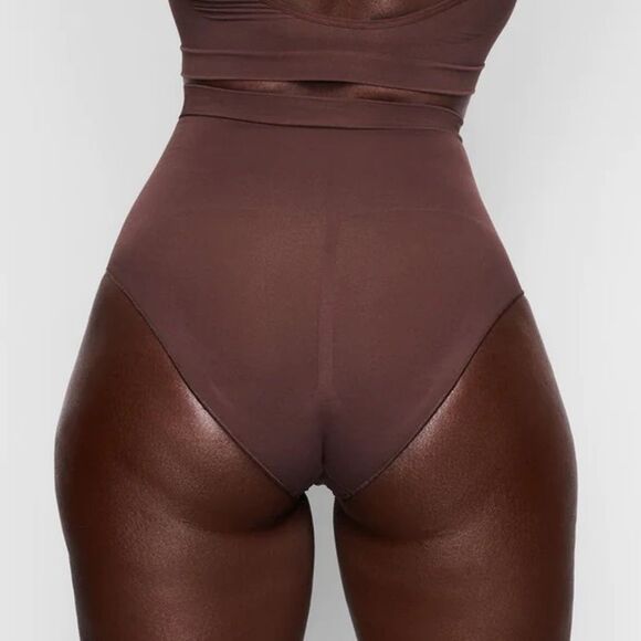 NWOB Skims Size S/M Cocoa Brown Seamless Sculpt Mid Waist Brief Shapewear Kim K - Picture 8 of 8